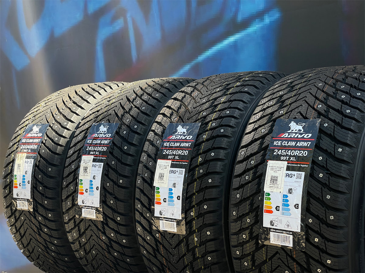 Комплект (4 шт) Arivo Ice Claw ARW7 245/40 R20 99T