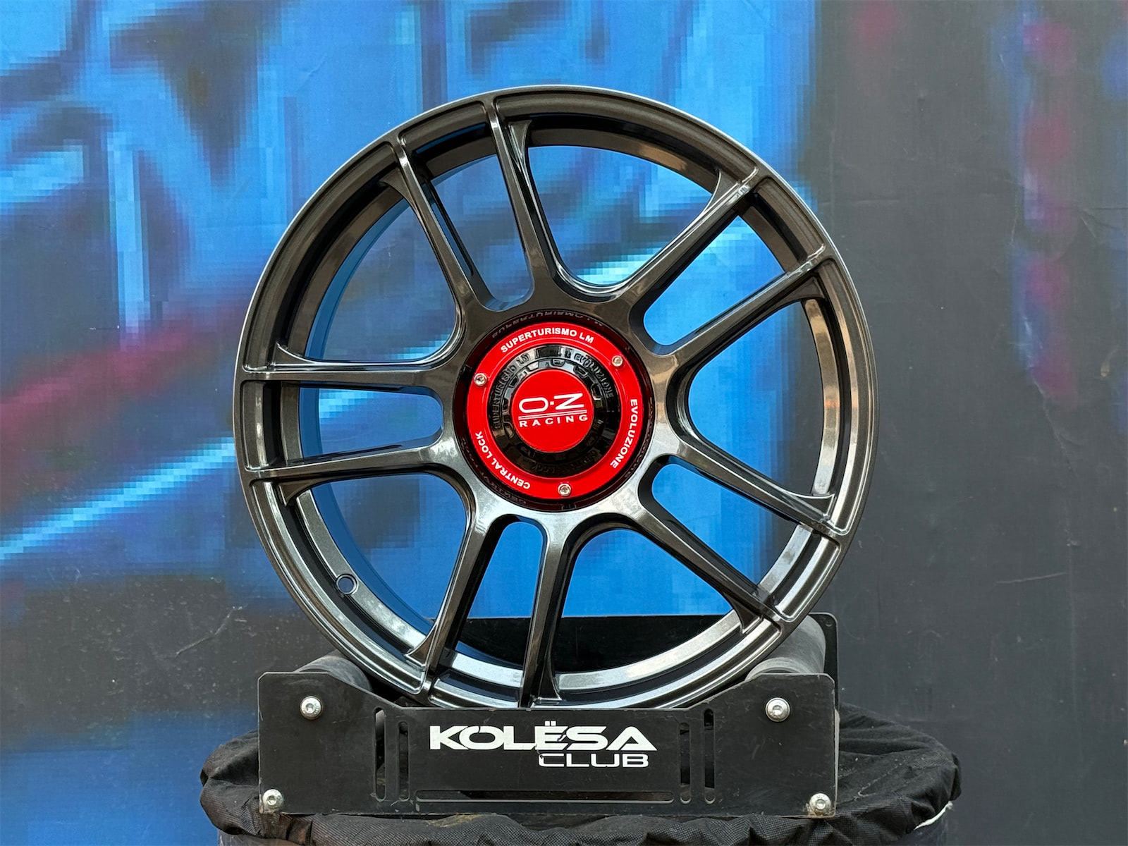 OZ Racing Design Ultraleggera HLT 7,5j-17 4*100 ET38 d73,1 GM