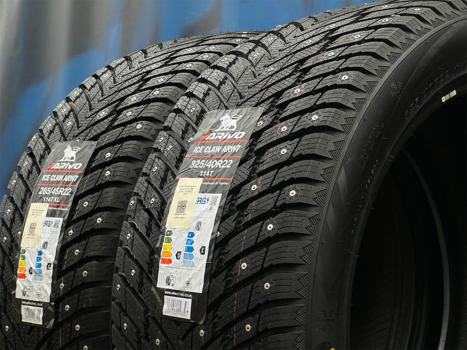 Комплект разноширокий Arivo Ice Claw ARW7 285/45 R22 и 325/40 R22