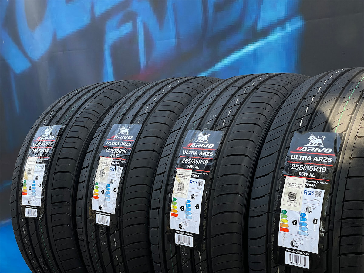 Комплект (4 шт) Arivo Ultra ARZ5 255/35 R19 96W