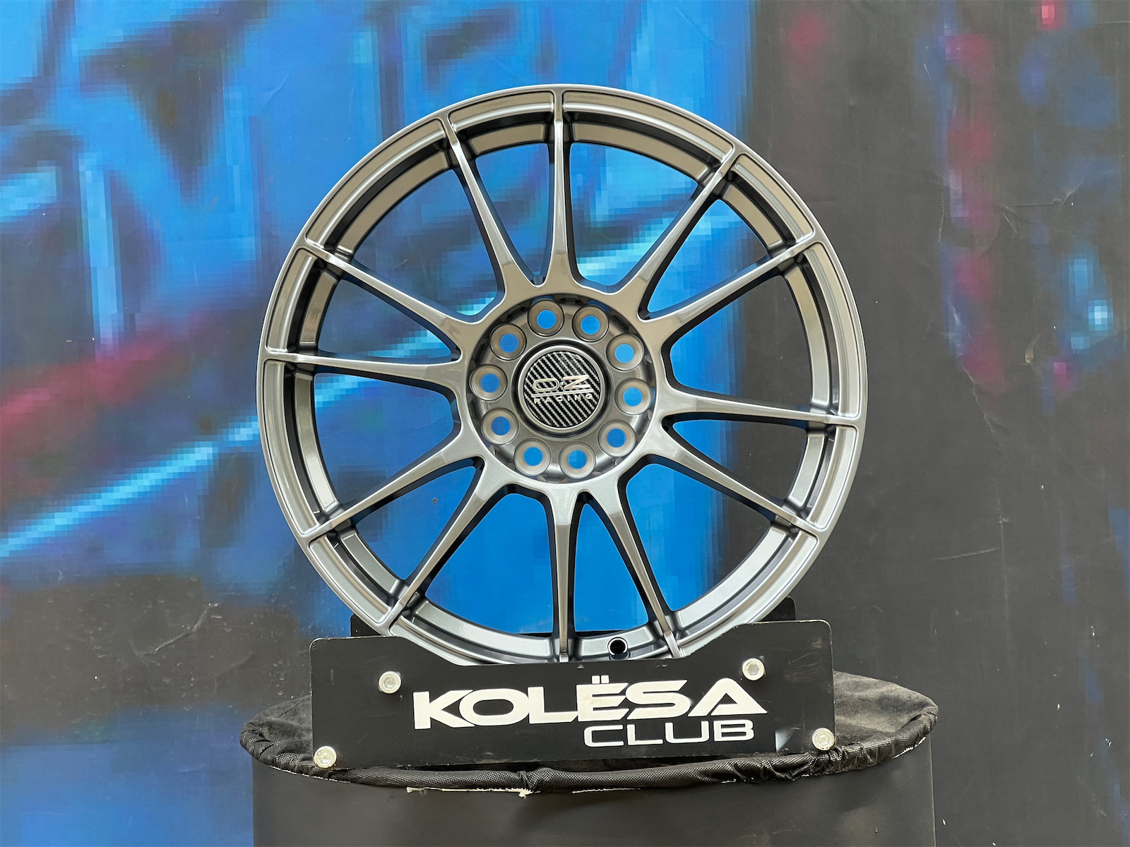 OZ Racing Design Ultraleggera 7,5j-17 5*114,3 ET40 d73,1 GG