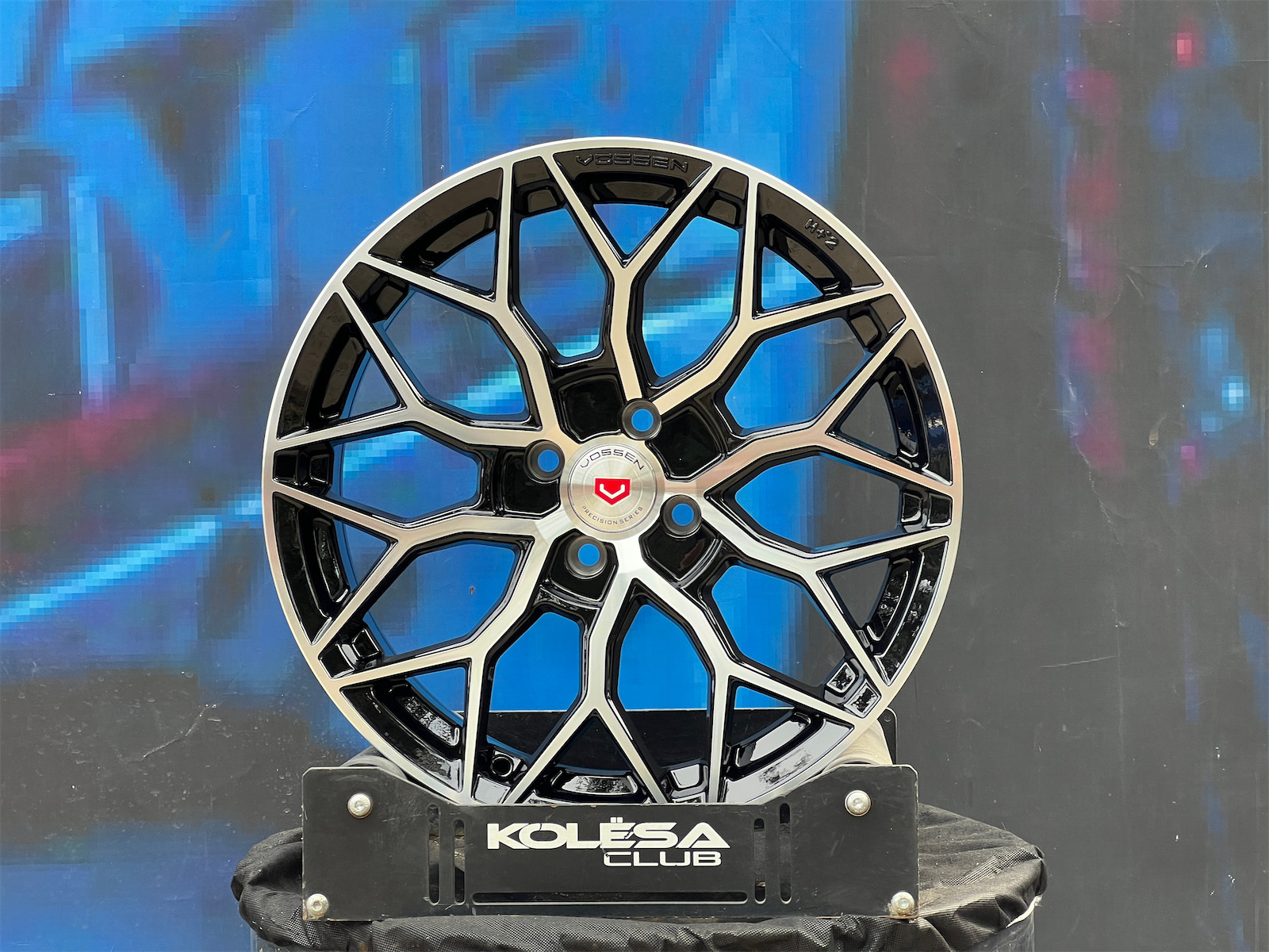 Комплект (4 шт) Vossen Design HF2 7,5j-17 4*100 ET40 d73,1 GBF