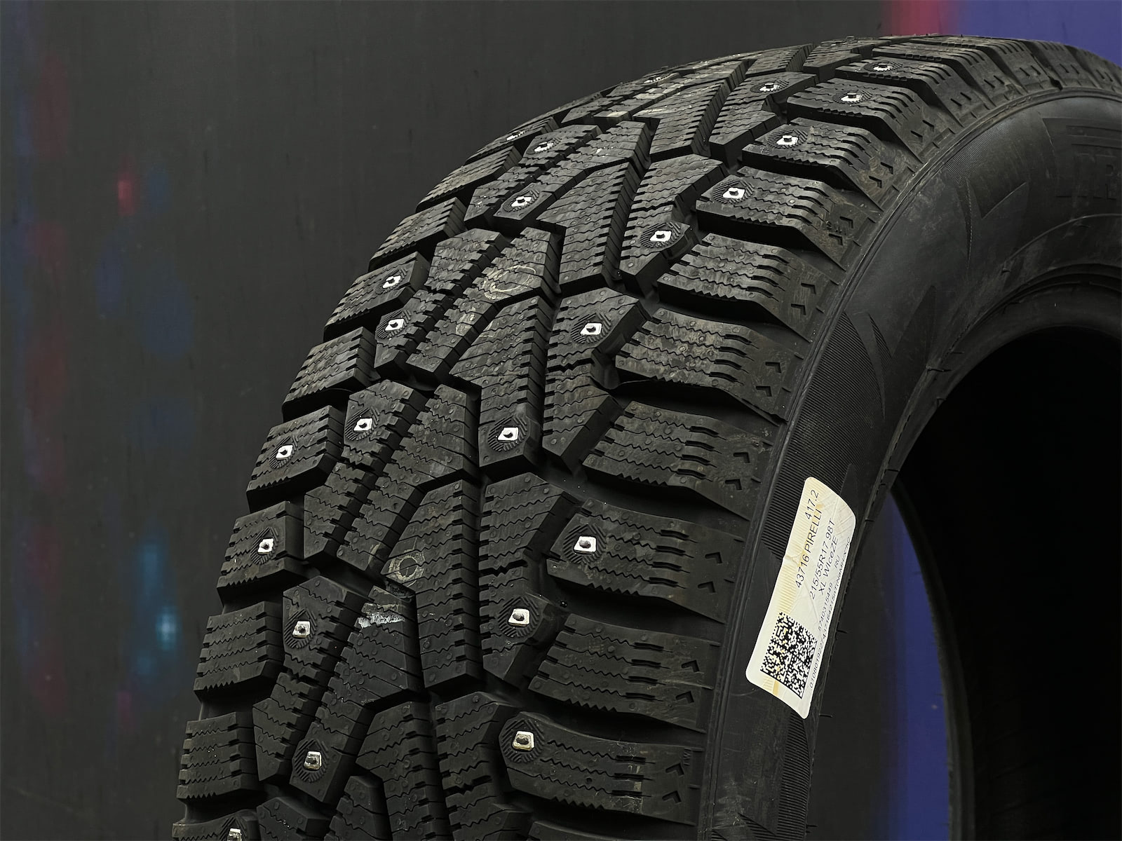 Комплект (4 шт) Pirelli Ice Zero 215/55 R17 98T