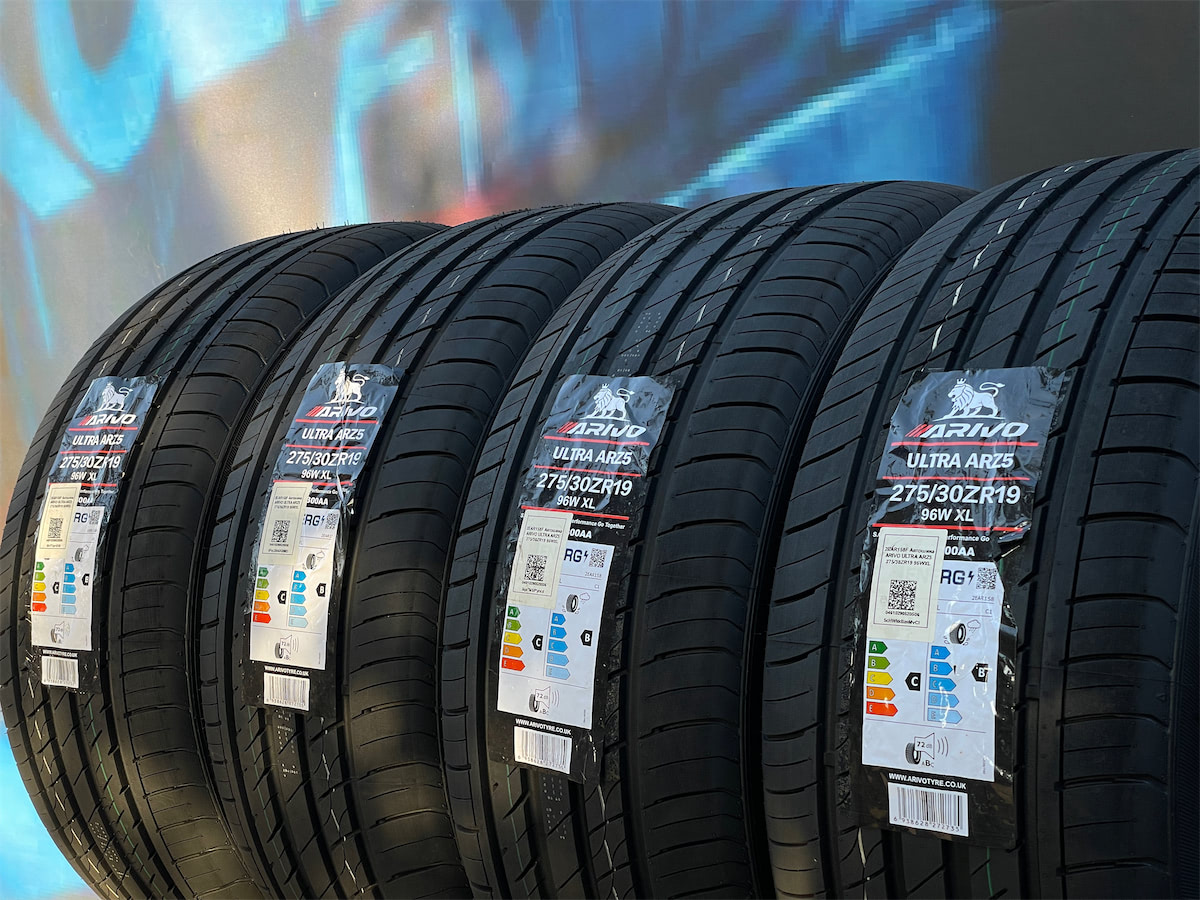 Комплект (4 шт) Arivo Ultra ARZ5 275/30 R19 96W