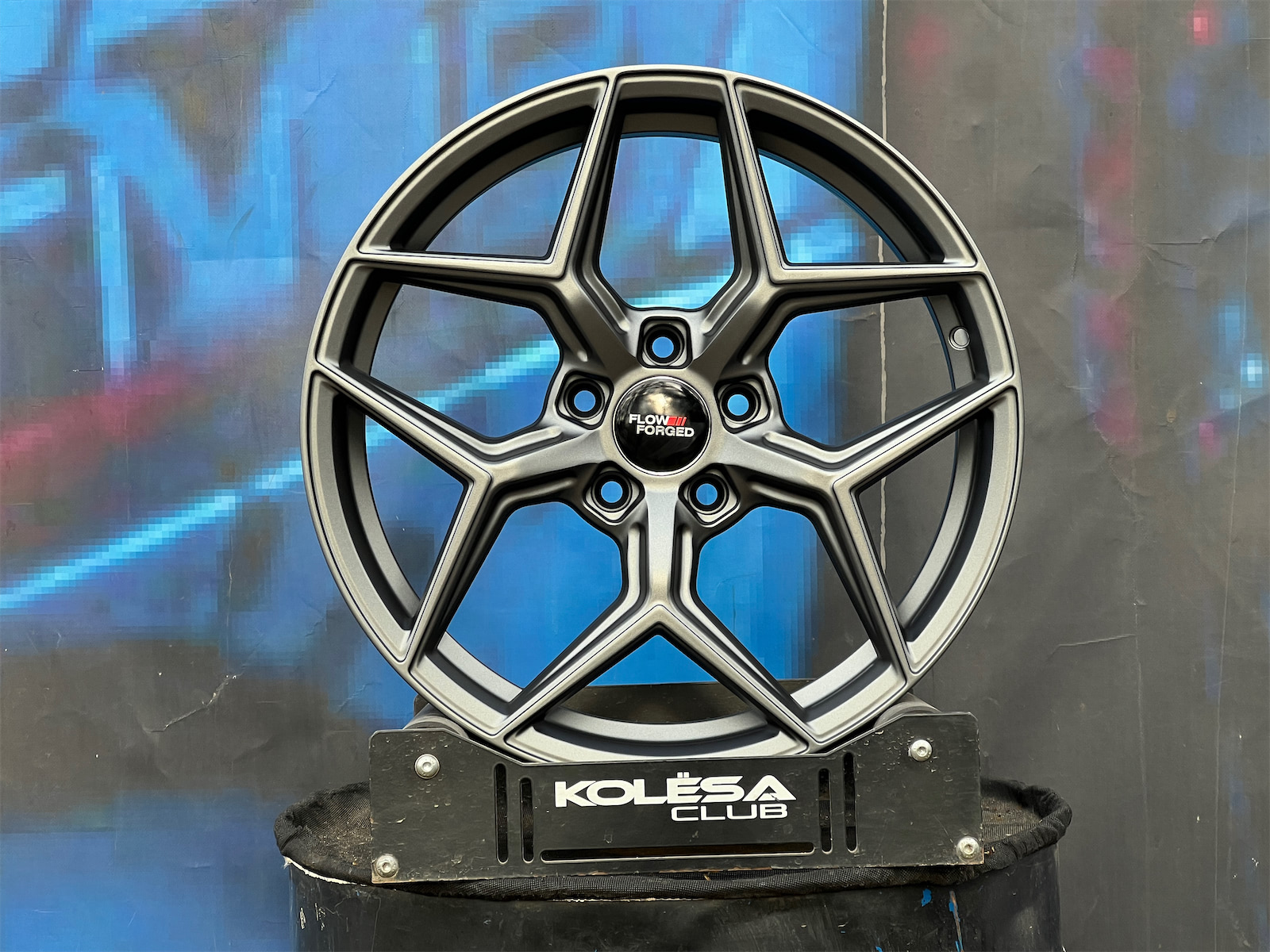 Комплект (4 шт) HRE Design FF11 8,5j-20 5*108 ET40 d65,1 MG