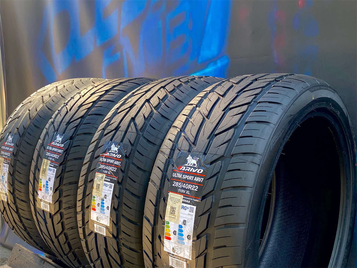 Комплект (4 шт) Arivo Ultra sport ARV7 285/40 R22 110V