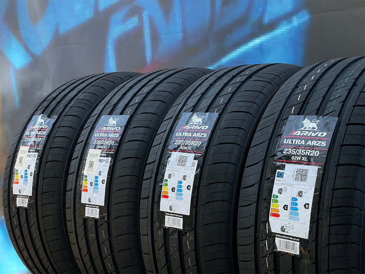 Комплект (4 шт) Arivo Ultra ARZ5 235/35 R20 92W