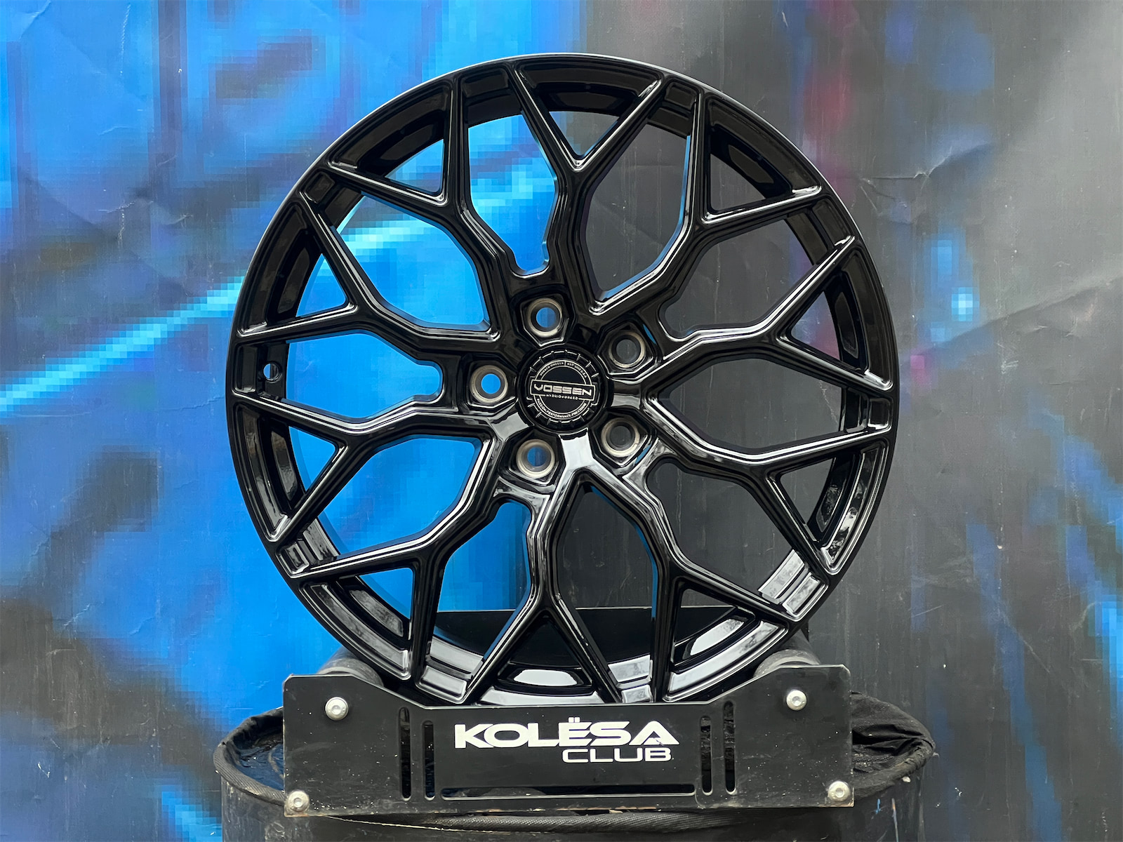 Комплект (4 шт) Vossen Design HF2 8,5j-20 5*114,3 ET35 d67,1 GB