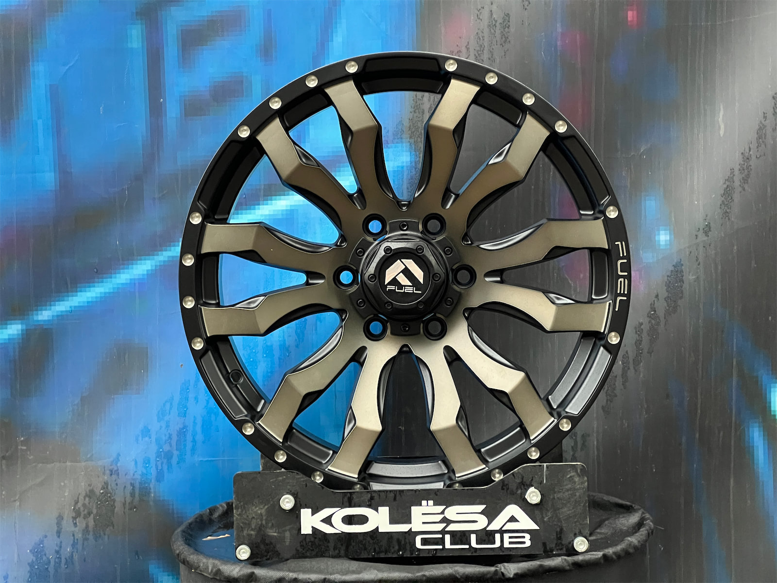 Fuel Design Blitz 8,5j-19 6*139,7 ET30 d110,1 MB+BT