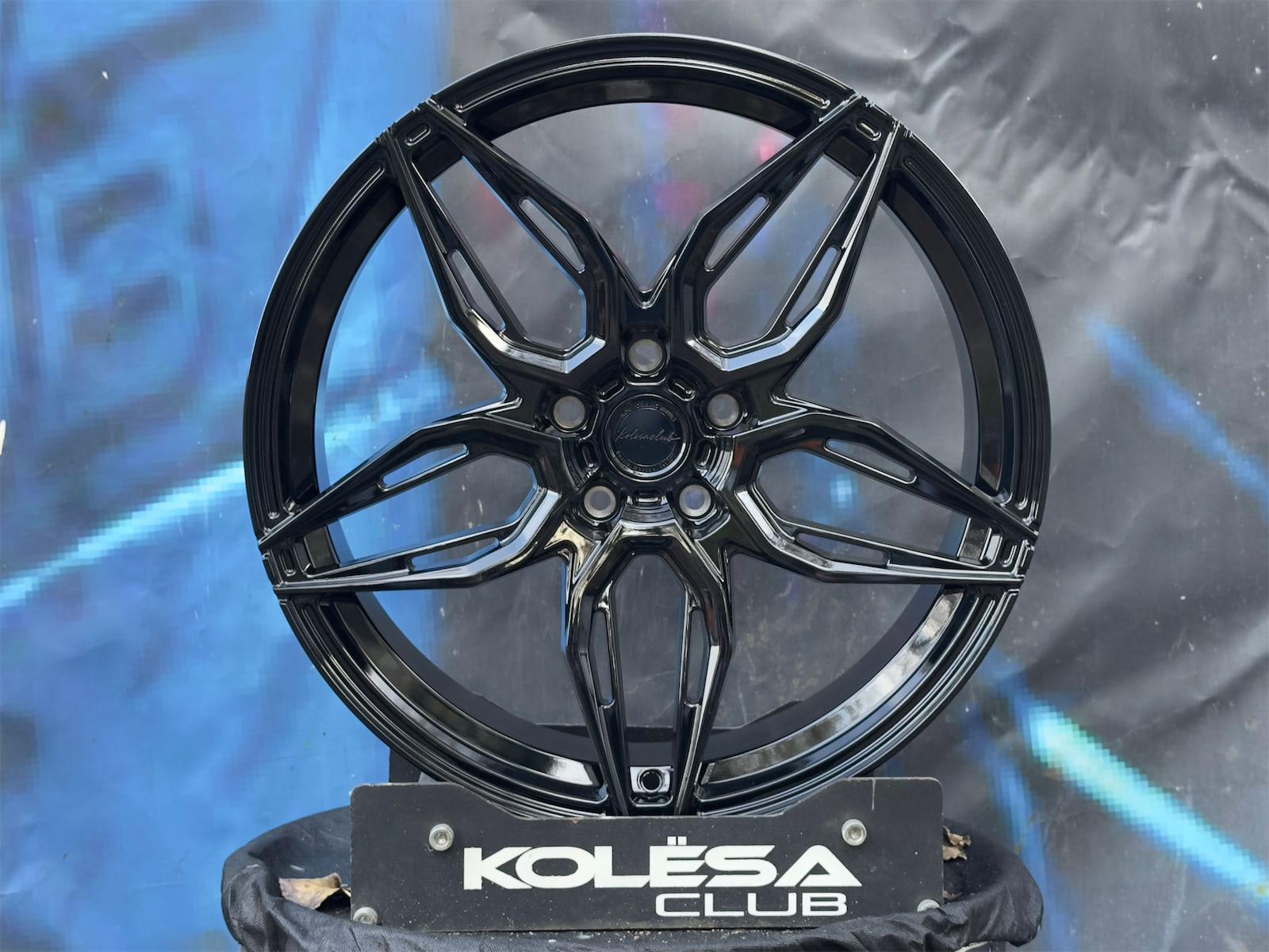 KC Wheels ART908 8,5j-20 5*114,3 ET45 d73,1 GB