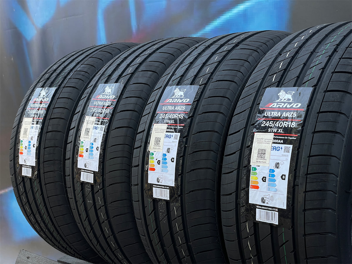 Комплект (4 шт) Arivo Ultra ARZ5 245/40 R18 97W