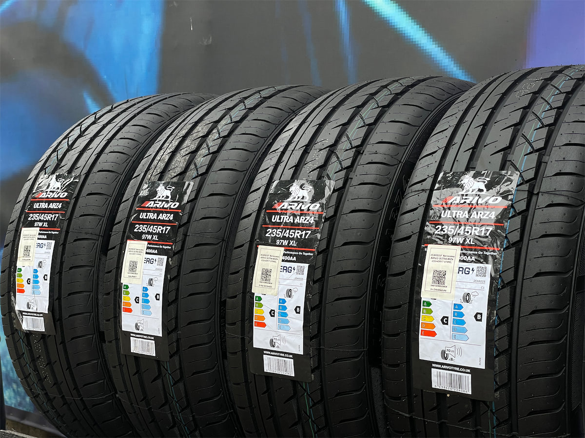 Комплект (4 шт) Arivo Ultra ARZ4 235/45 R17 97W