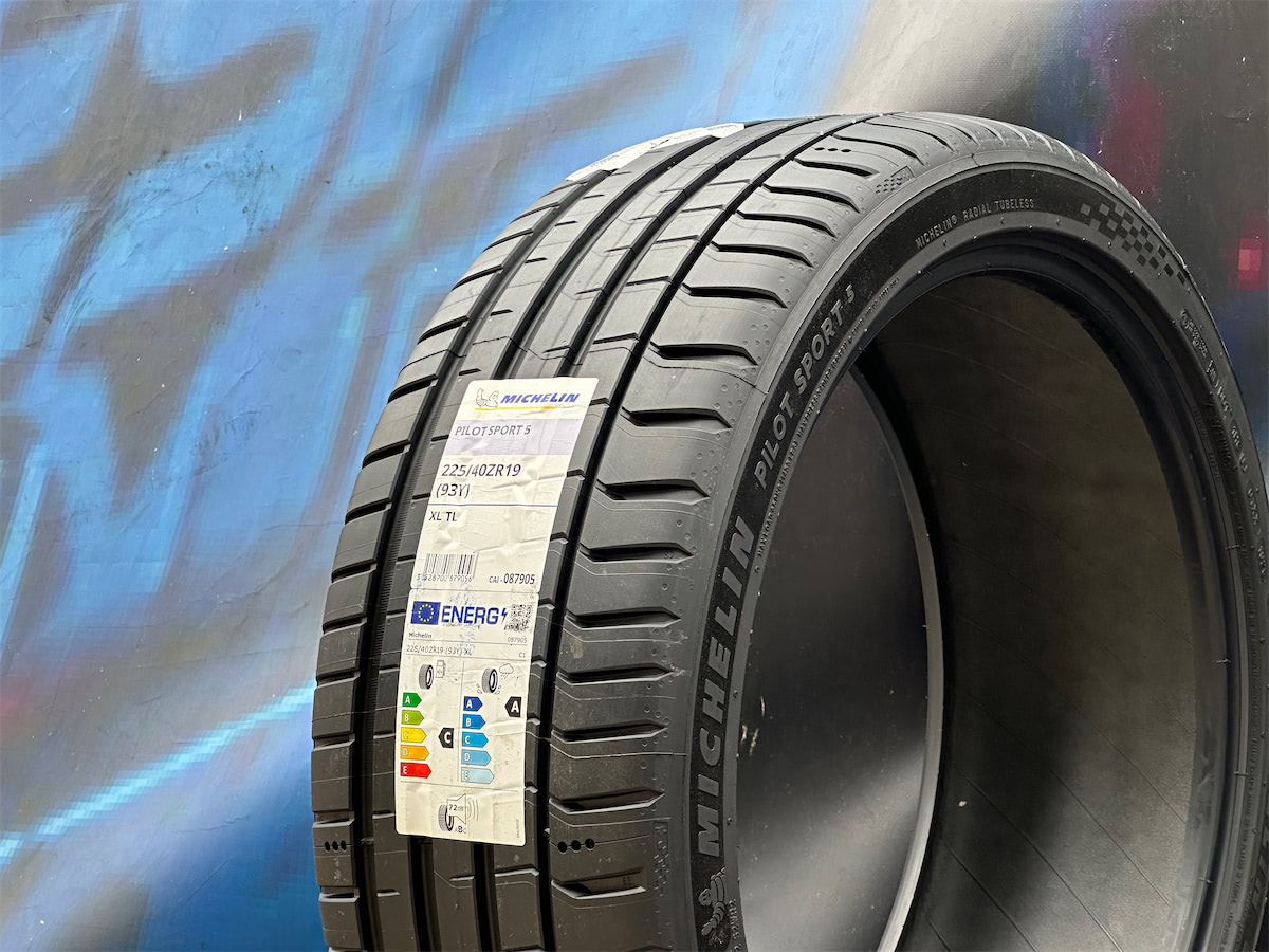 Michelin Pilot Sport 5 225/40 R19 93Y
