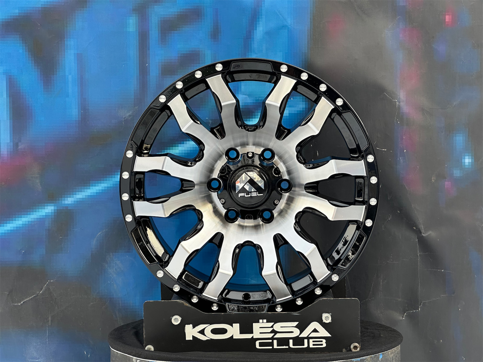 Комплект (4 шт) Fuel Design Blitz 9j-18 6*139,7 ET15 d110,1 GBF