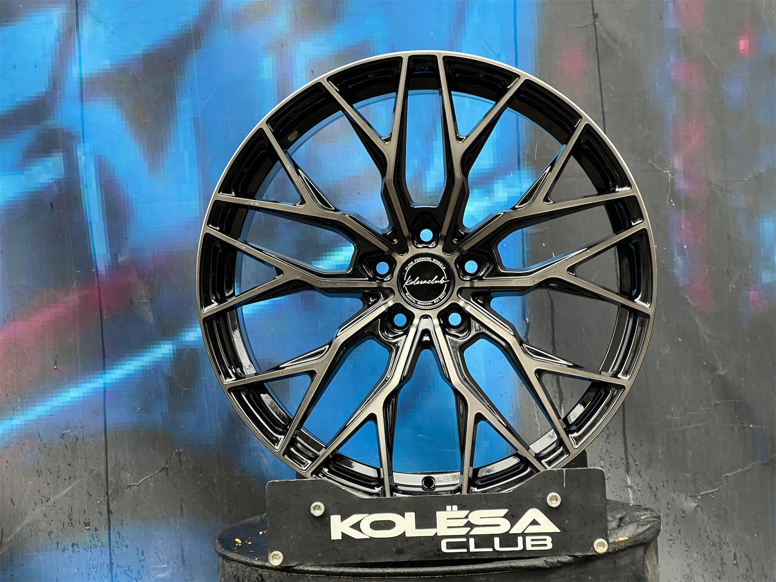 Комплект (4 шт) KC Wheels 266 8,5j-20 5*114,3 ET35 d67,1 GBFL