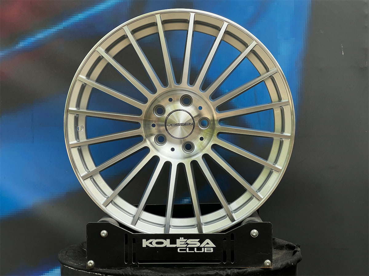 Комплект (4 шт) Vossen Design VFS2 8,5j-19 5*112 ET45 d66,6 HS