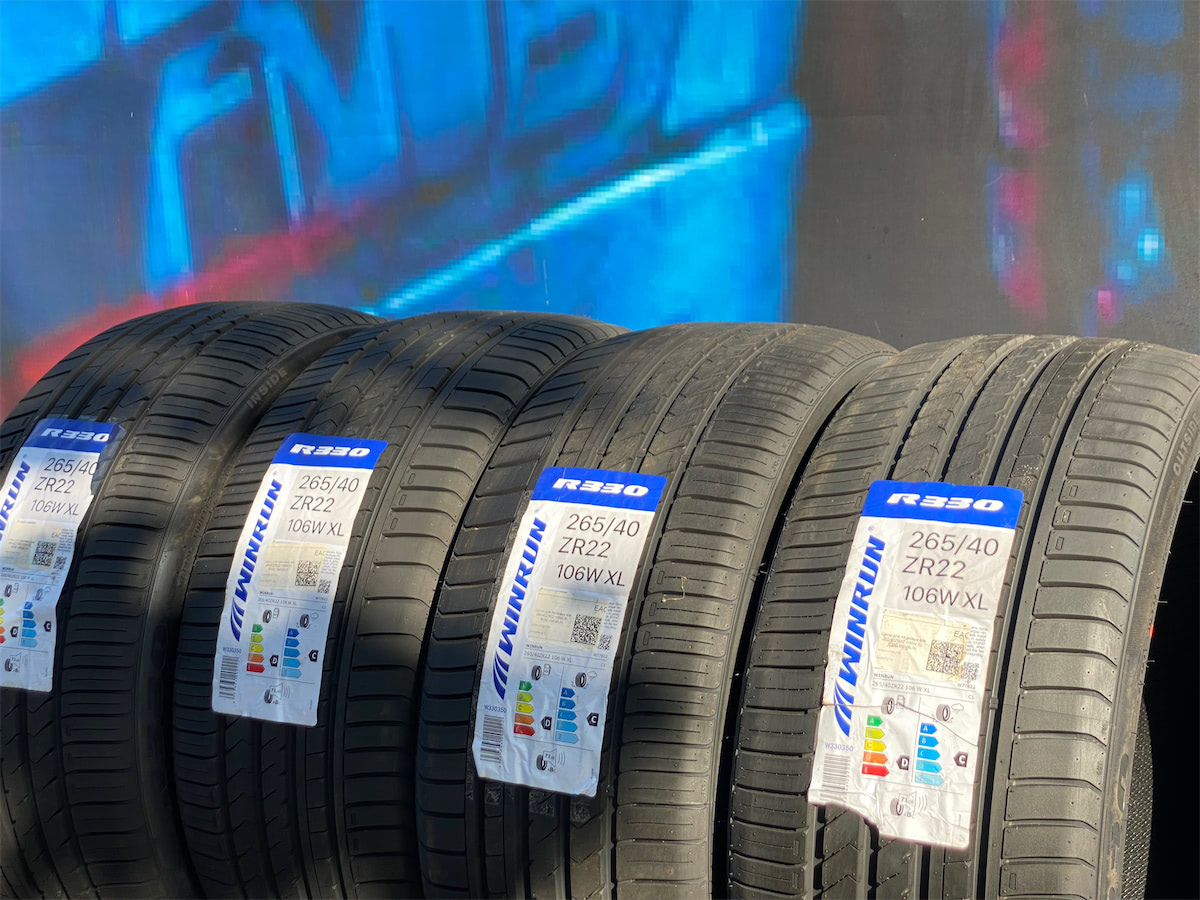 Комплект (4 шт) Winrun R330 265/40 R22 106W