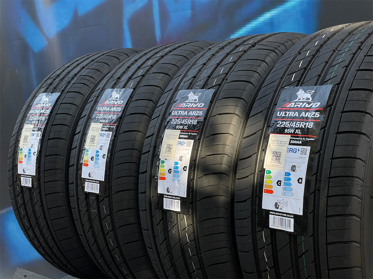 Комплект (4 шт) Arivo Ultra ARZ5 225/45 R18 95W