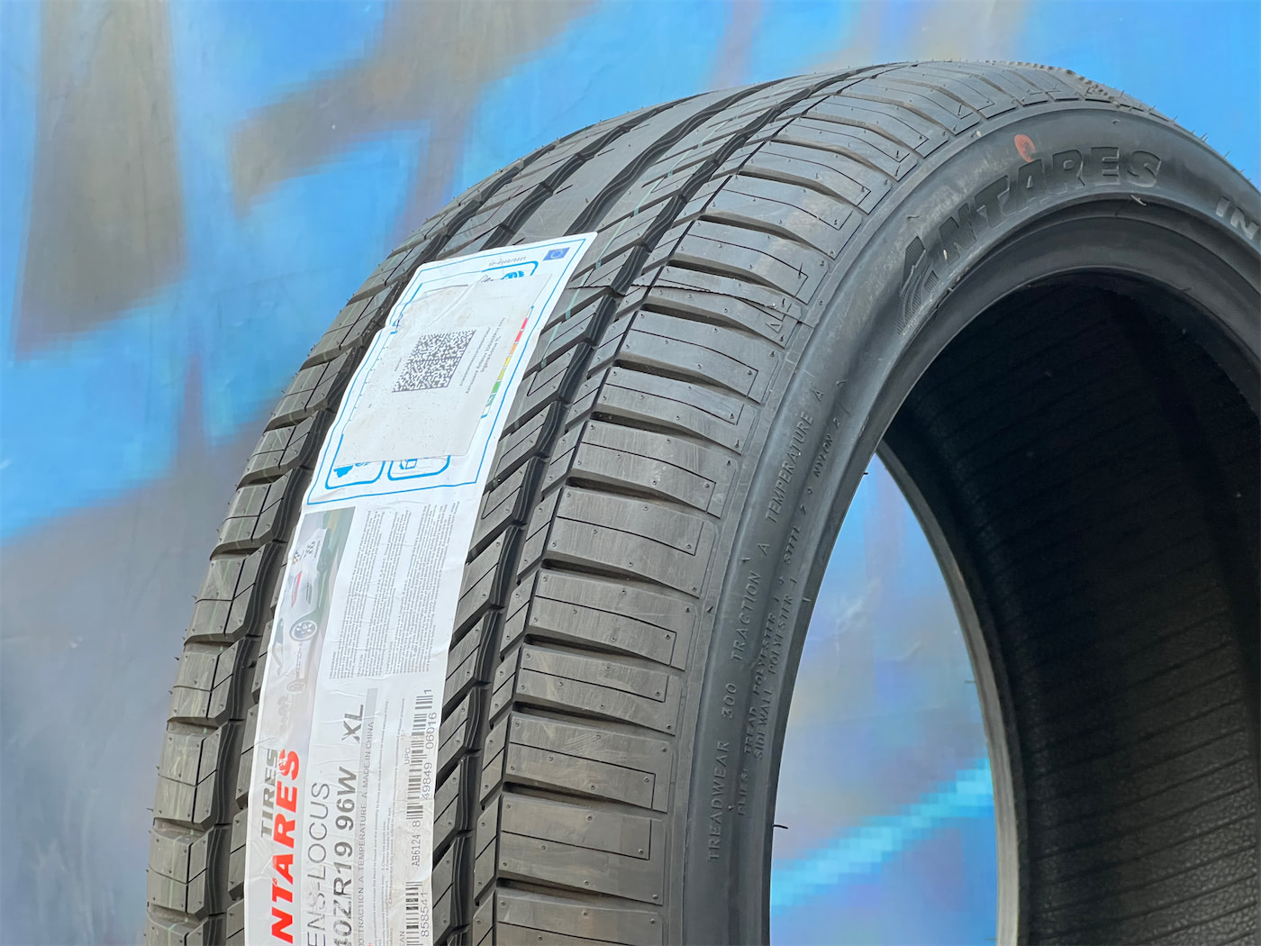 Комплект (4 шт) Antares Ingens-Locus 235/40 R19 96W