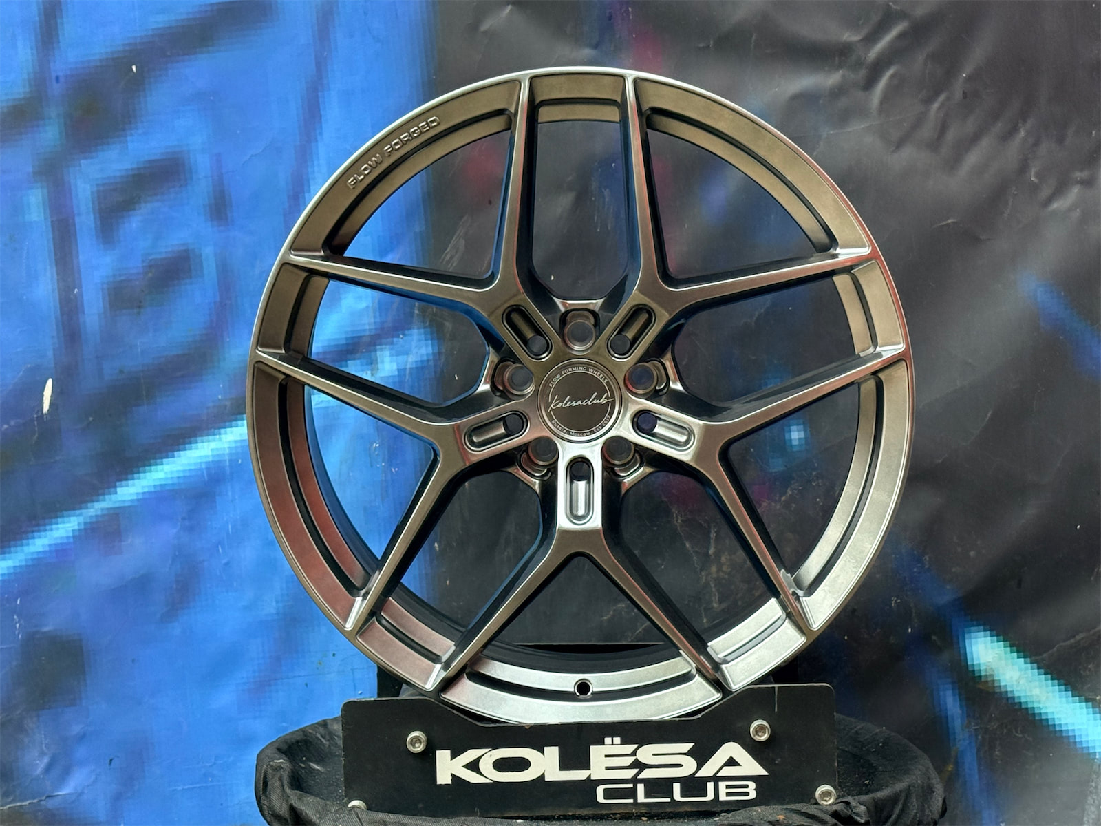 KC Wheels FA833 8,5j-19 5*120 ET35 d72,6 HB передние