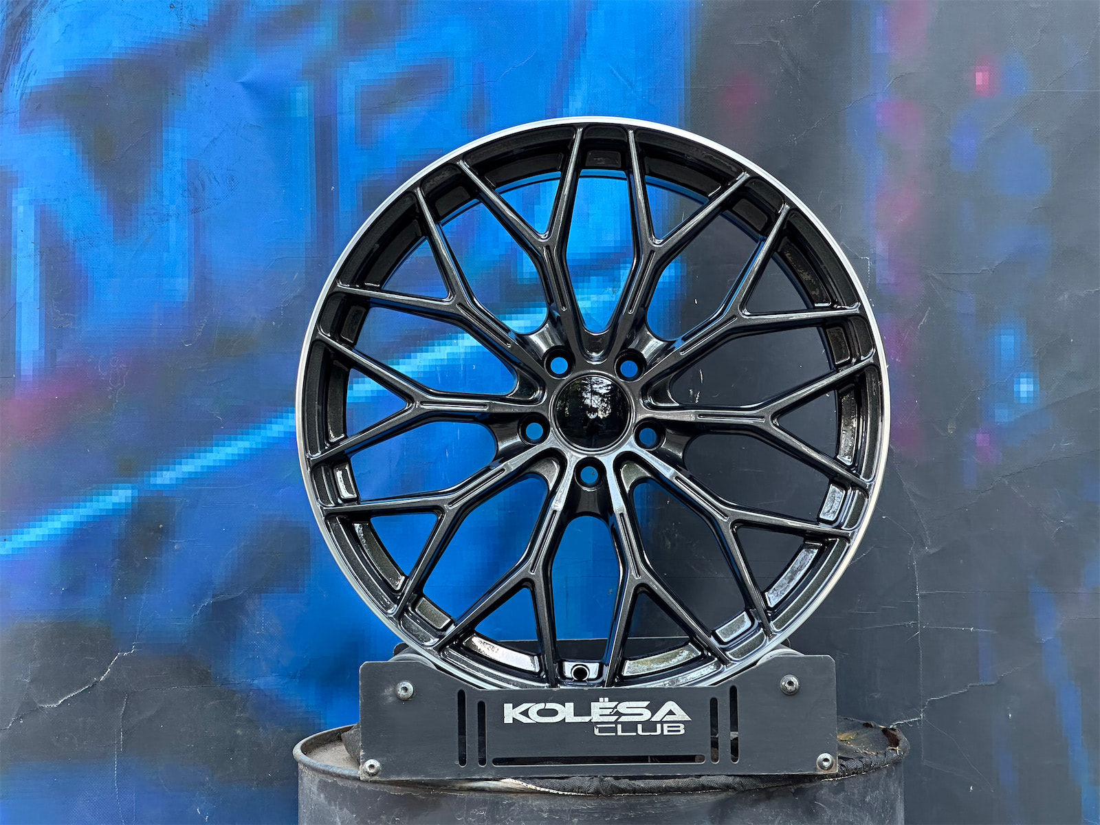 Комплект (4 шт) Sakura Wheels YA5647 8,5j-19 5*108 ET40 d63,4 MBML