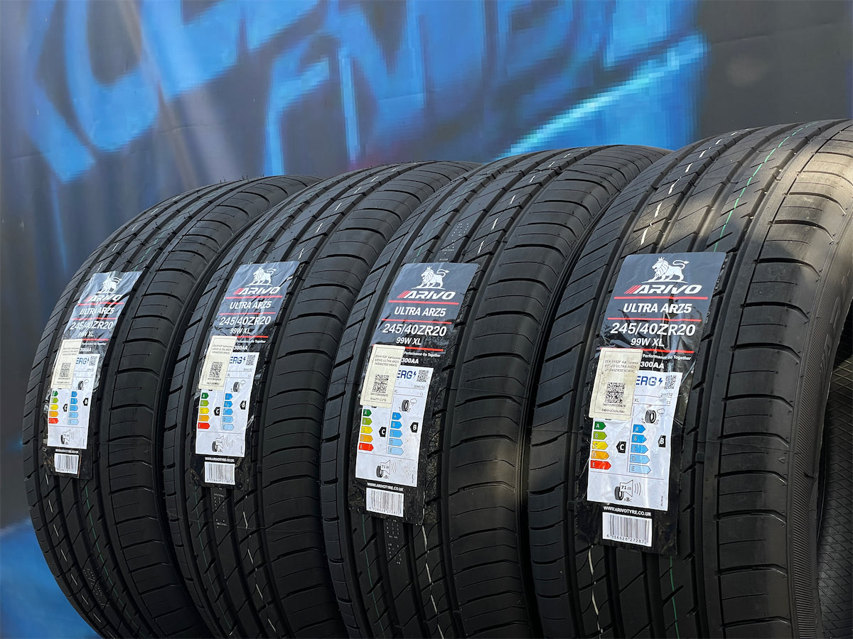 Комплект (4 шт) Arivo Ultra ARZ5 245/40 R20 99W