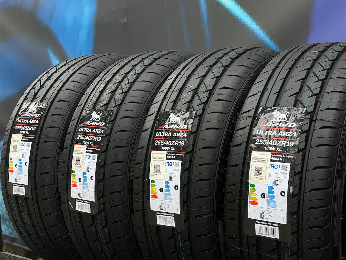 Комплект (4 шт) Arivo Ultra ARZ4 255/40 R19 100W