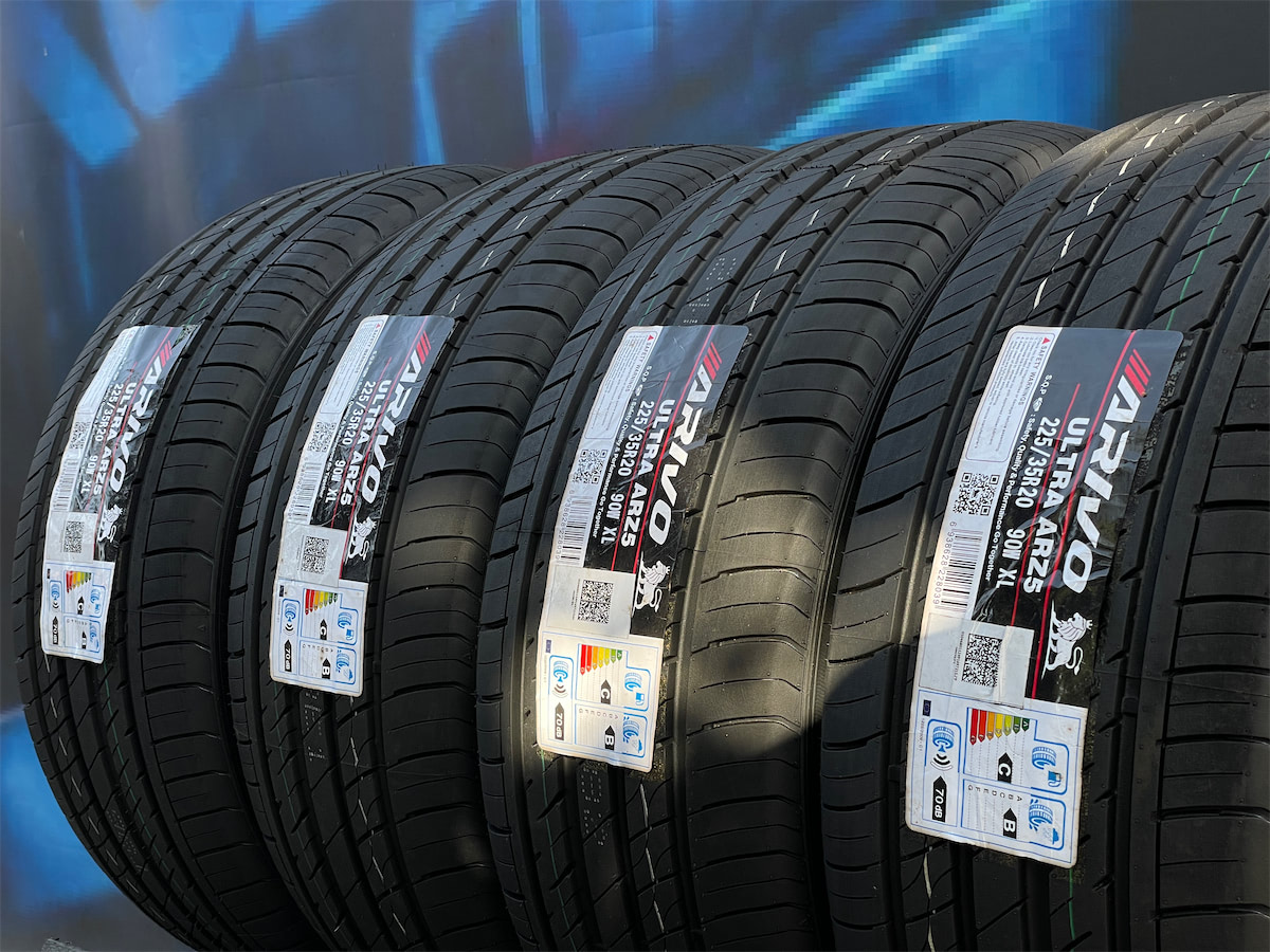 Комплект (4 шт) Arivo Ultra ARZ5 225/35 R20 90W