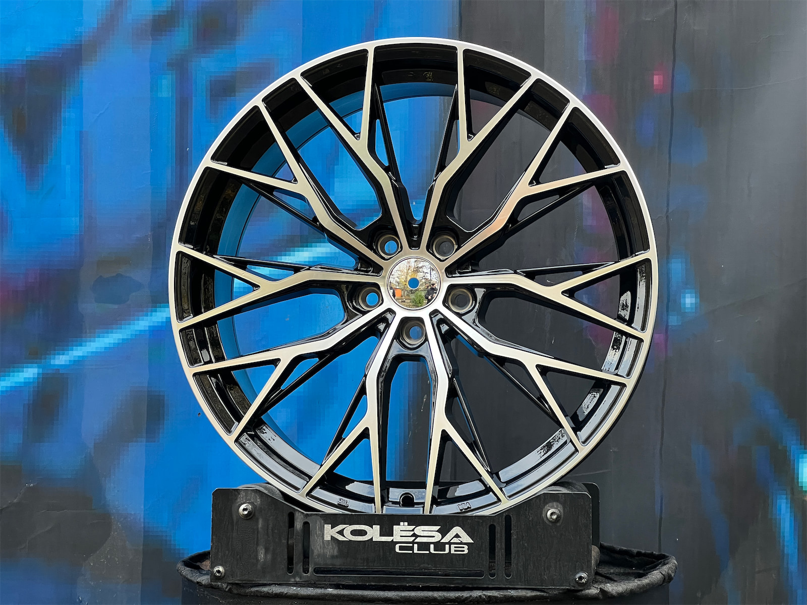 Комплект (4 шт) 305Forged Design UF165 8,5j-20 5*108 ET42 d65,1 GBF