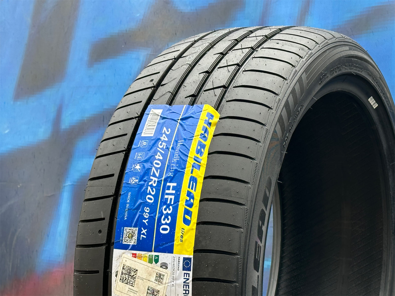 Habilead HF330 245/40 R20 99Y