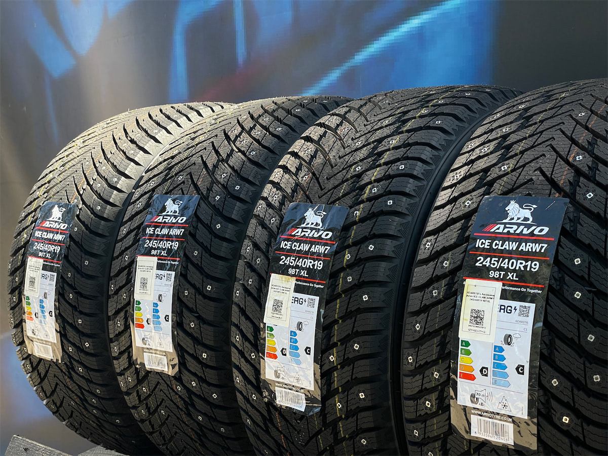 Комплект (4 шт) Arivo Ice Claw ARW7 245/40 R19 98T