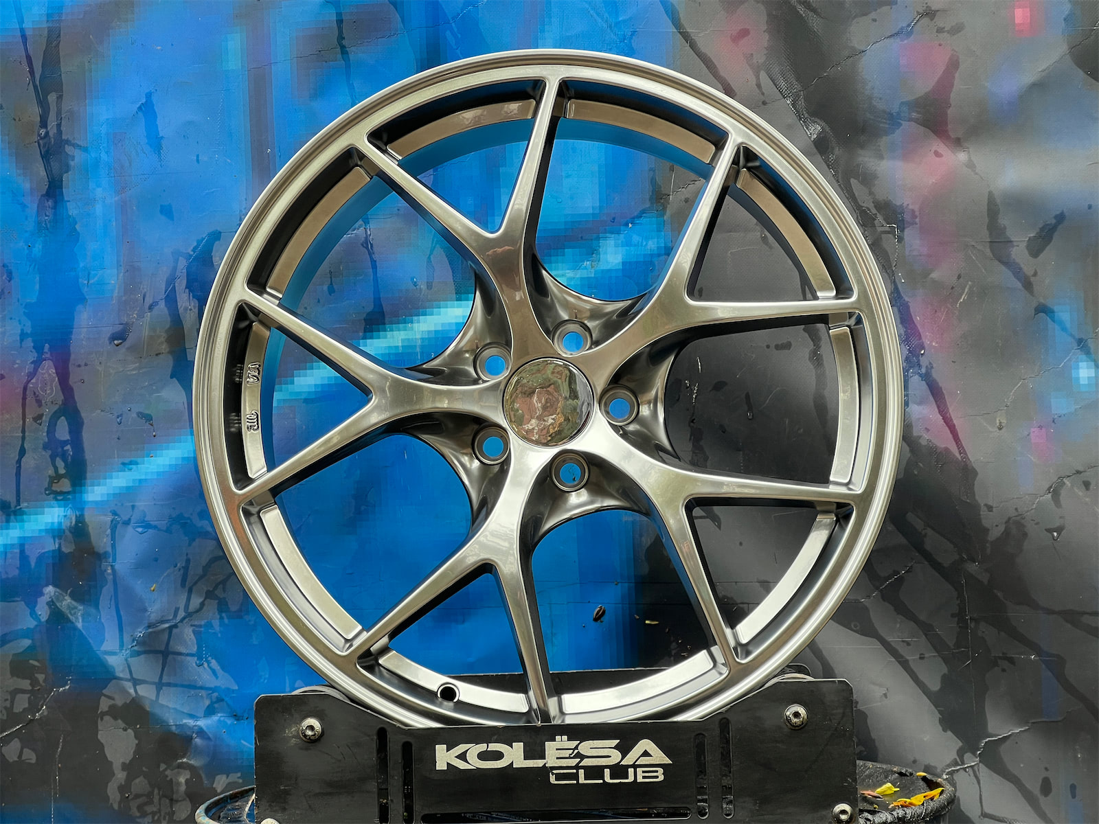 Комплект (4 шт) Sakura Wheels SH7003 8,5j-18 5*100 ET40 d73,1 HB