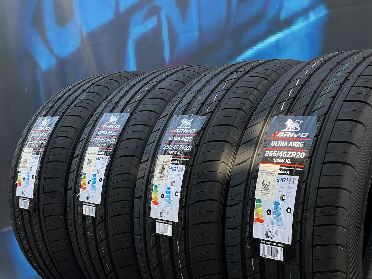 Комплект (4 шт) Arivo Ultra ARZ5 255/45 R20 105W