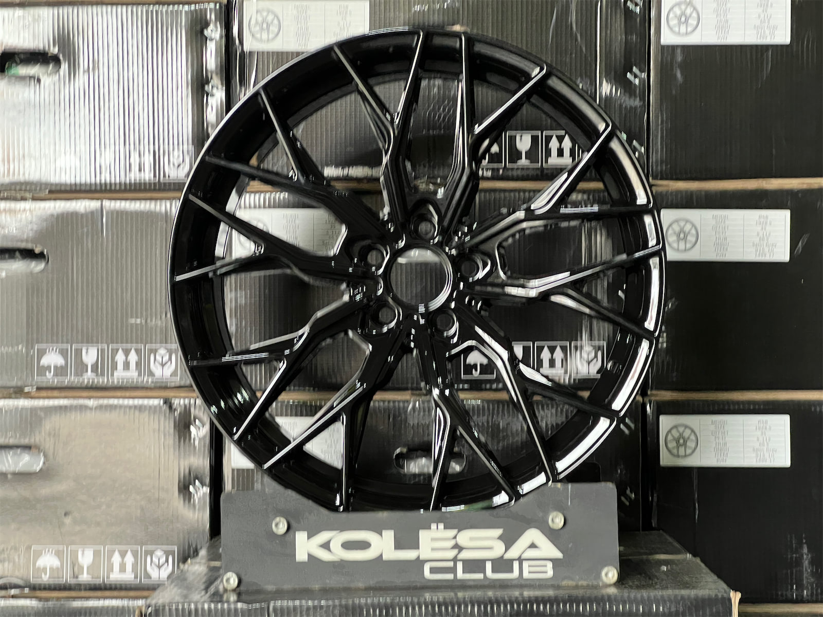 Комплект (4 шт) KC Wheels ZP7 8,5j-19 5*108 ET35 d73,1 GB