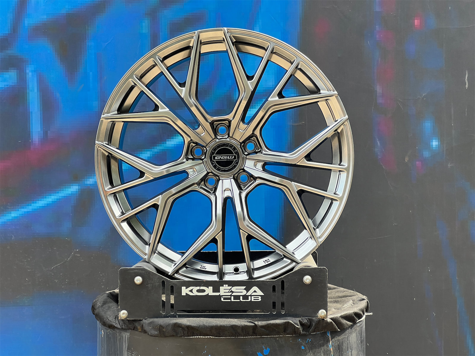 Brixton Design PF10RS 8,5j-19 5*114,3 ET40 d73,1 HB