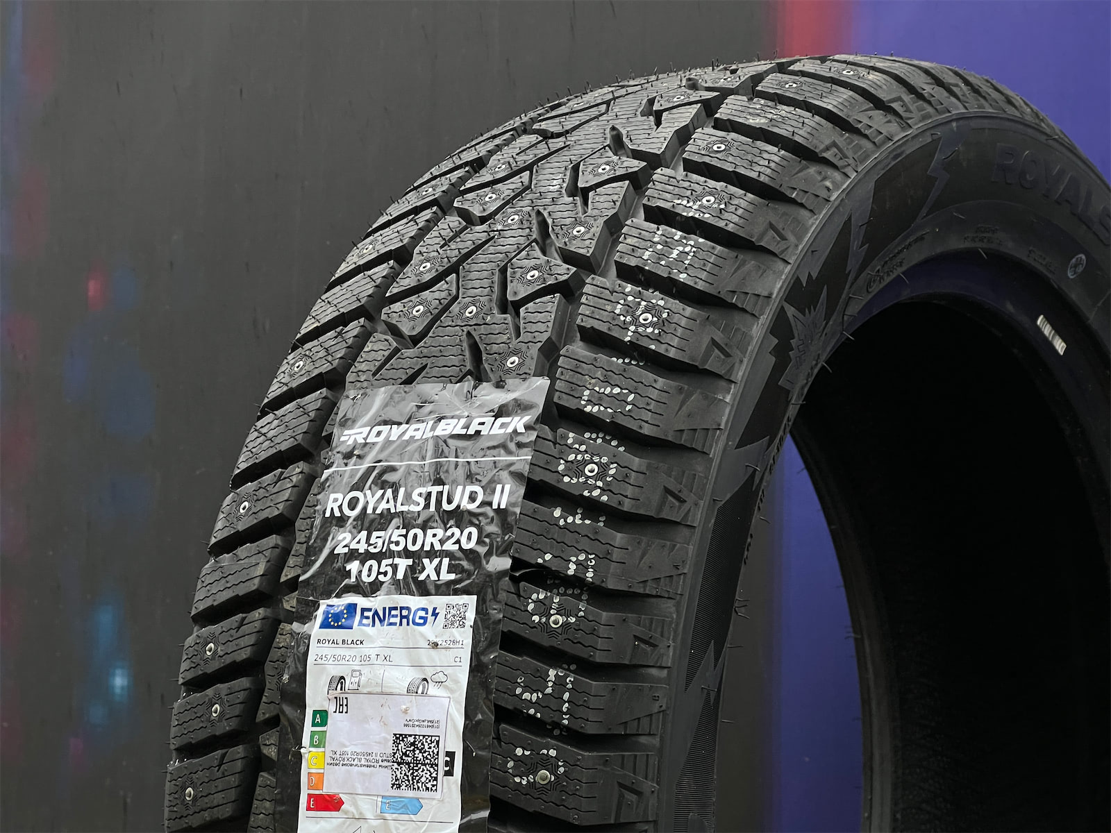 Комплект (4 шт) Royal Black Royal Stud II 245/50 R20 105T