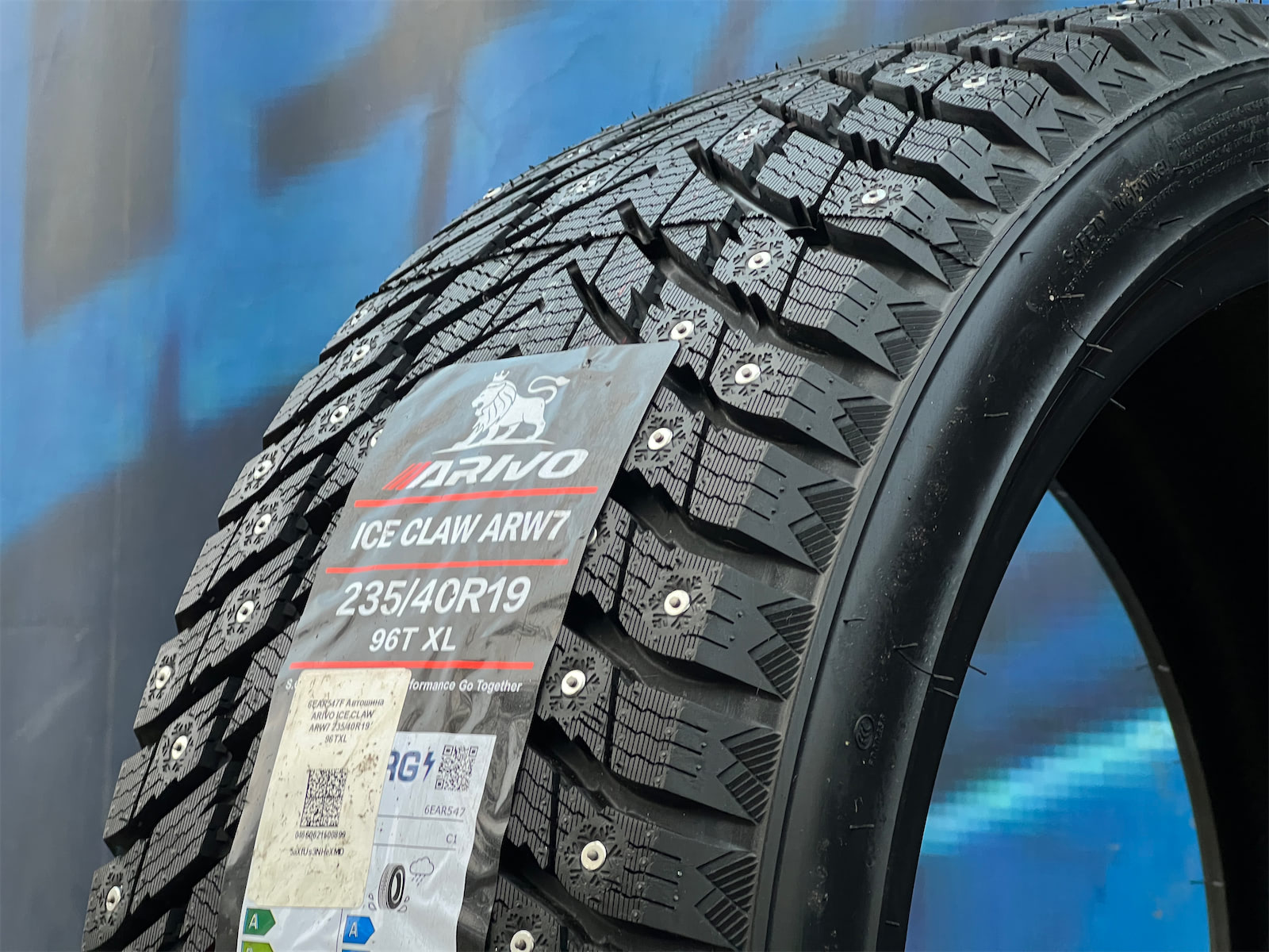 Комплект (4 шт) Arivo Ice Claw ARW7 235/40 R19 96T