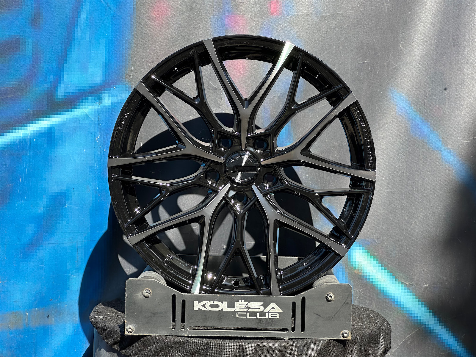Комплект (4 шт) RGW 101FF 8j-18 5*114,3 ET38 d73,1 GBFL