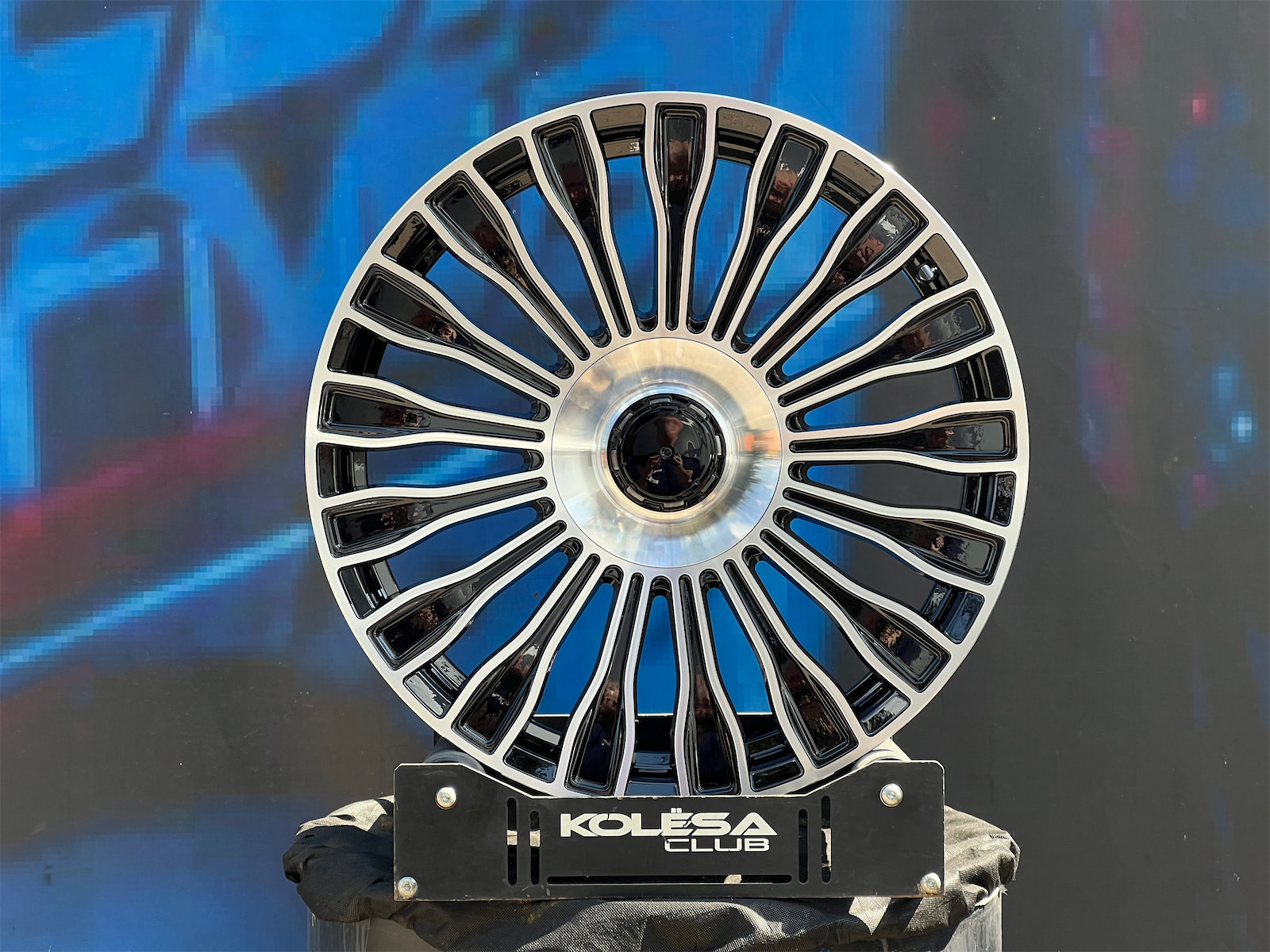 Комплект (4 шт) BW Wheels 2589 8,5j-20 5*139,7 ET35 d98,1 GBF