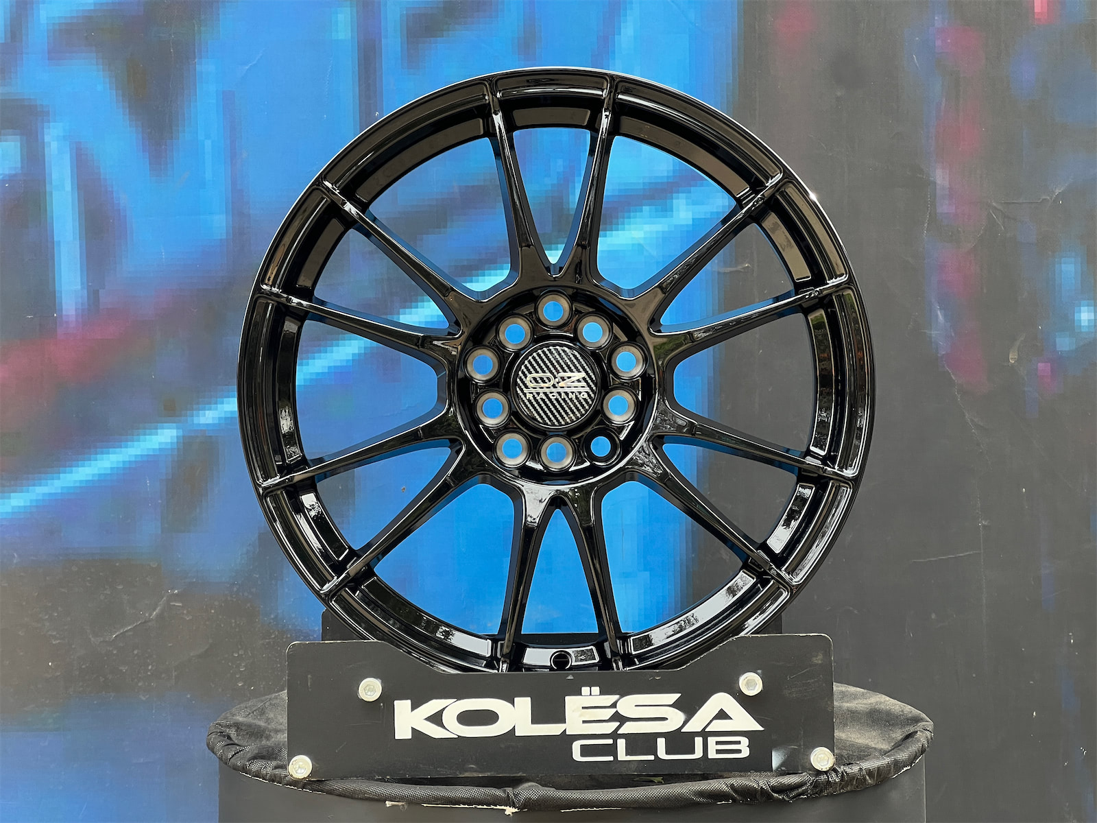 OZ Racing Design Ultraleggera 7,5j-17 5*114,3 ET40 d73,1 GB
