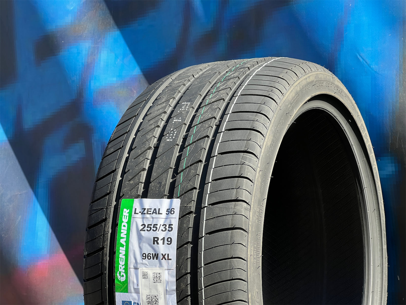 Комплект (4 шт) Grenlander L-Zeal56 255/35 R19 96W