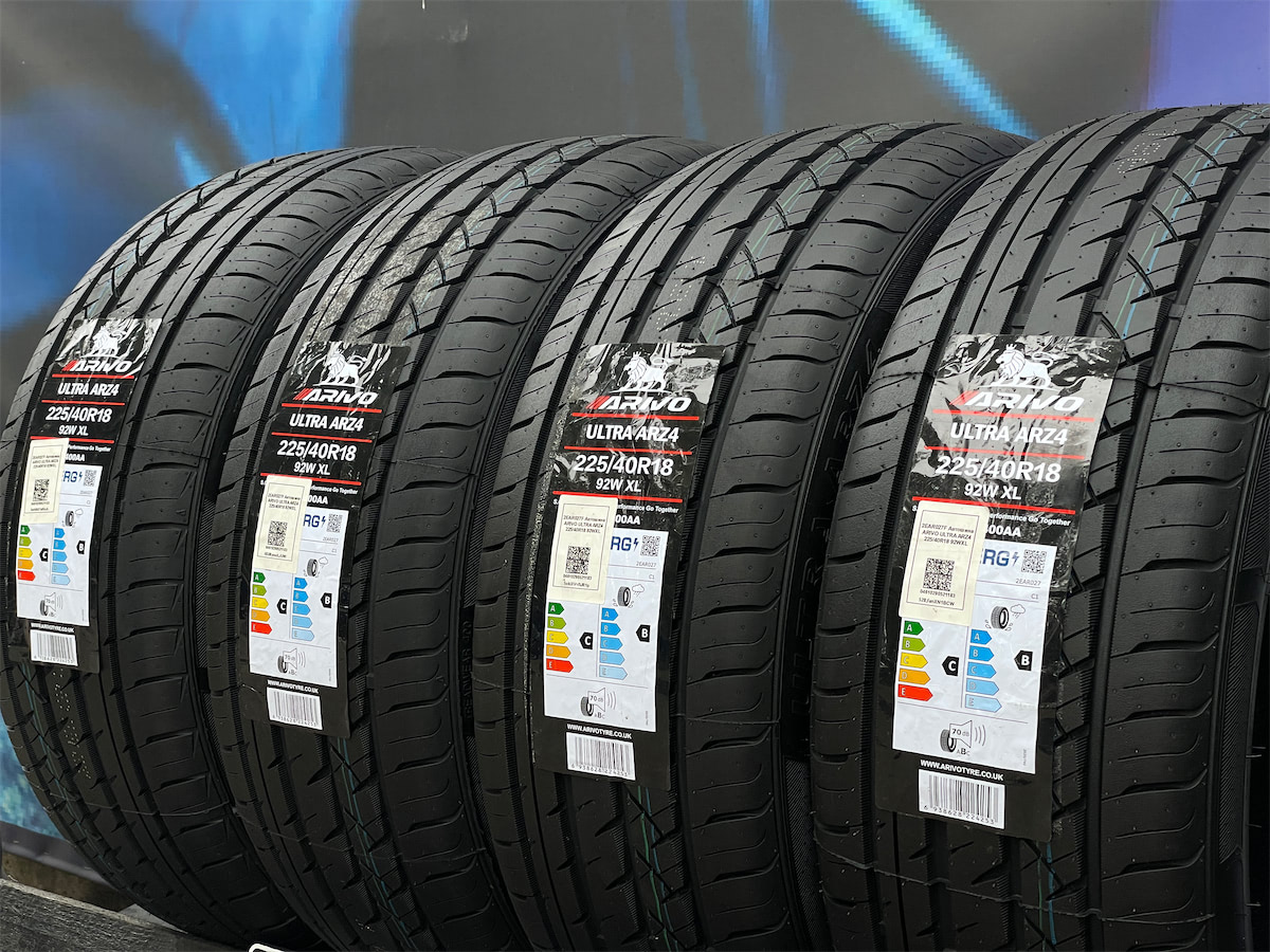 Комплект (4 шт) Arivo Ultra ARZ4 225/40 R18 92W