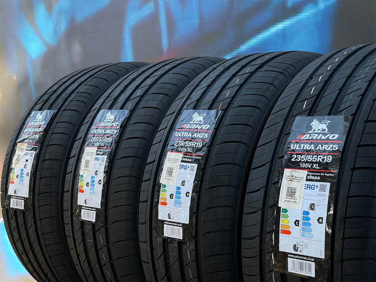 Комплект (4 шт) Arivo Ultra ARZ5 235/55 R19 105V