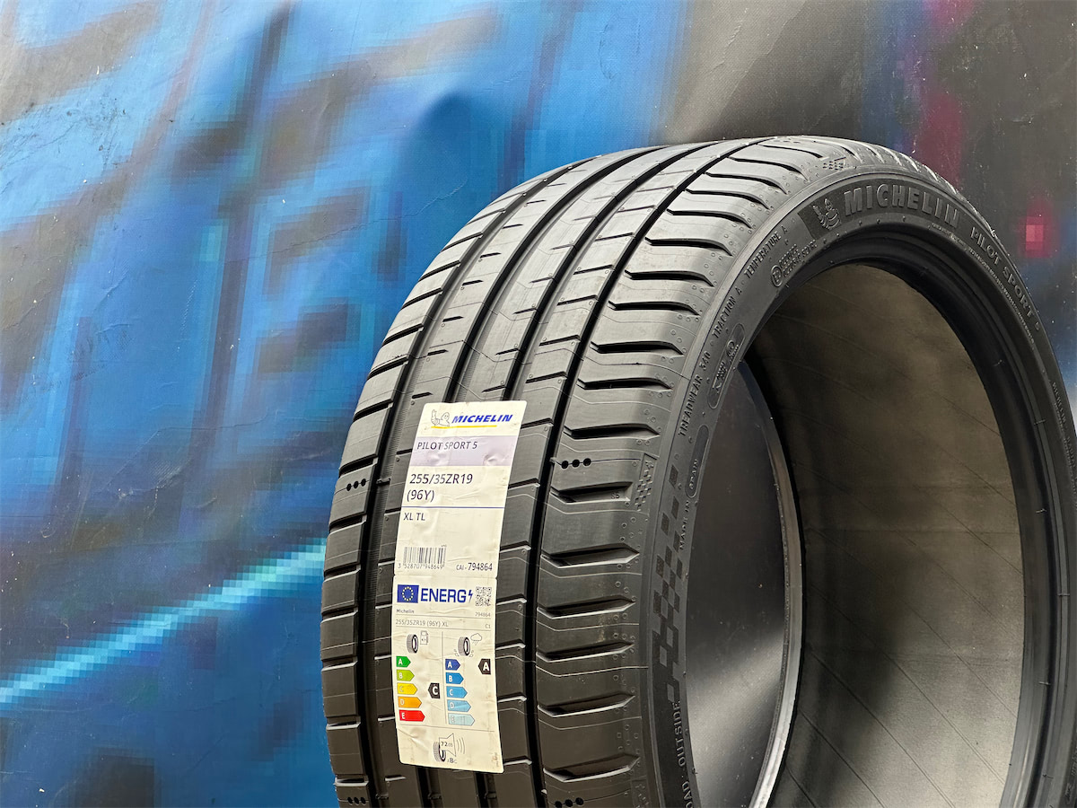 Michelin Pilot Sport 5 255/35 R19 96Y