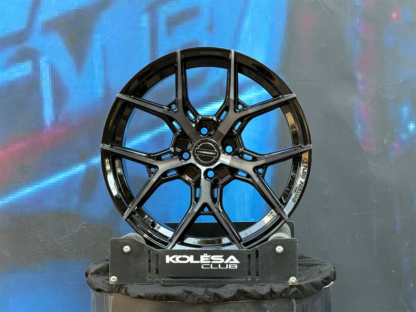 Vossen Design HF5 7,5j-17 4*100 ET35 d73,1 GBFL