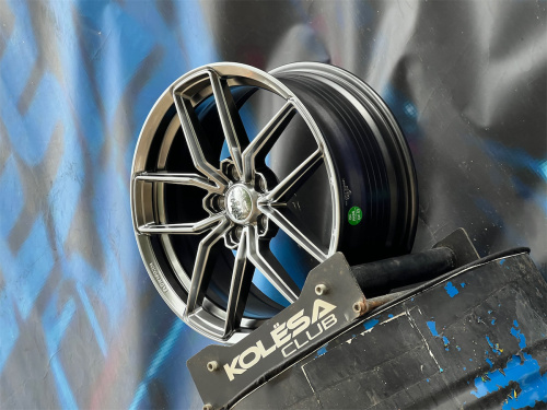 Комплект (4 шт) Koko Wheels FF138 7,5j-17 5*108 ET38 d73,1 TS