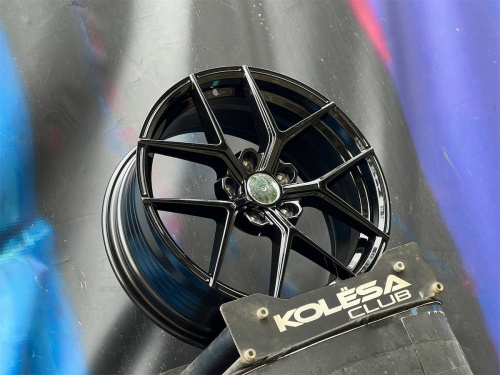 KoKo Wheels FF595 8j-18 5*114,3 ET38 d73,1 GB