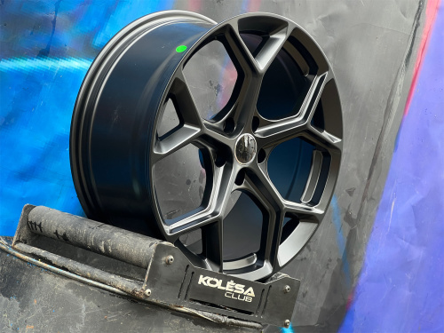 Комплект (4 шт) Sakura Wheels FBX112 8,5j-19 5*112 ET35 d66,5 MB