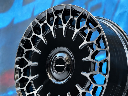 Комплект (4 шт) Sakura Wheels FF KF54 7j-17 5*110 ET35 d73,1 GBFL