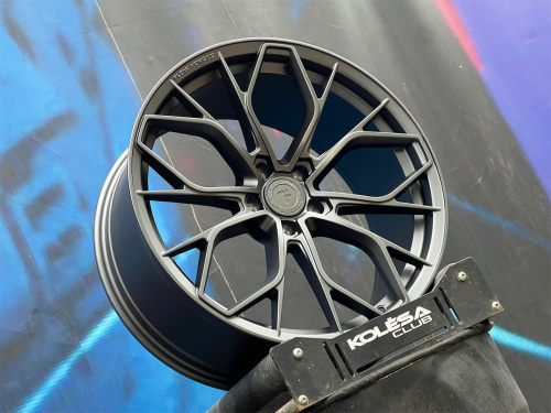 Комплект Titan Forged FA832 9,5j-20 5*112 et40 d66,6 и 8,5j-20 5*112 d66,6 MG